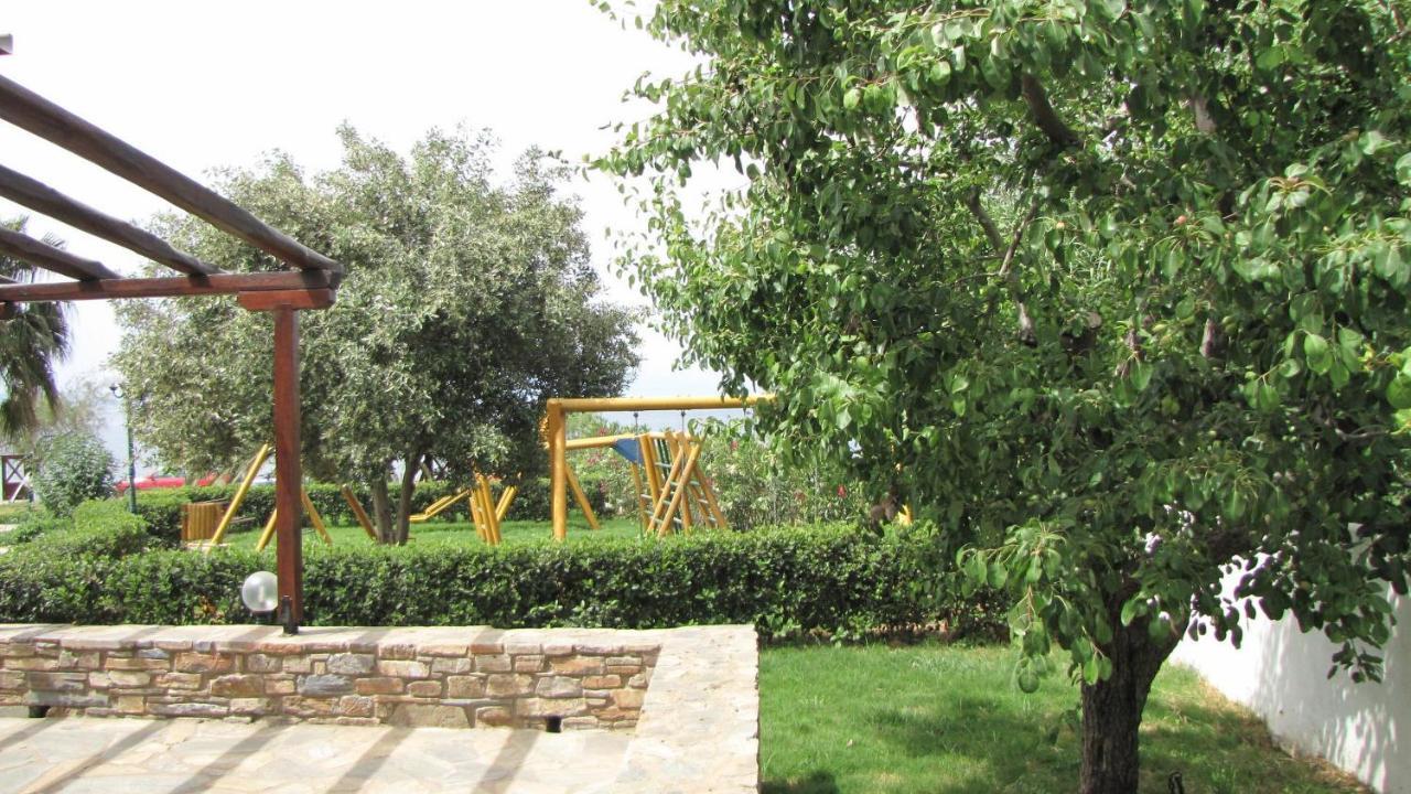 Razi Beach Lefokastro Exterior foto