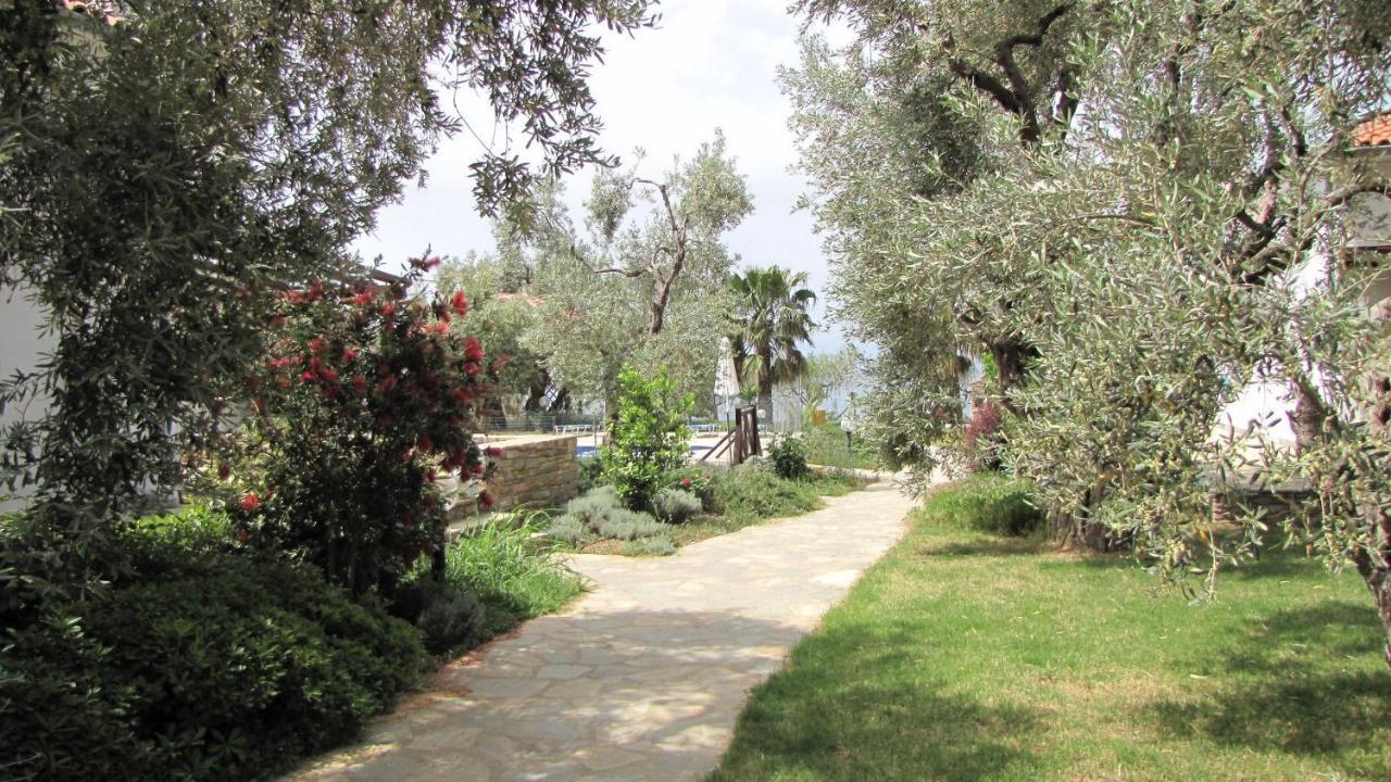 Razi Beach Lefokastro Exterior foto