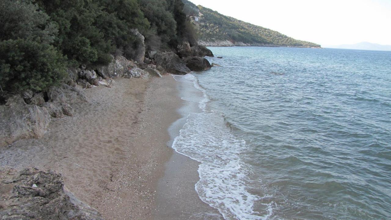 Razi Beach Lefokastro Exterior foto