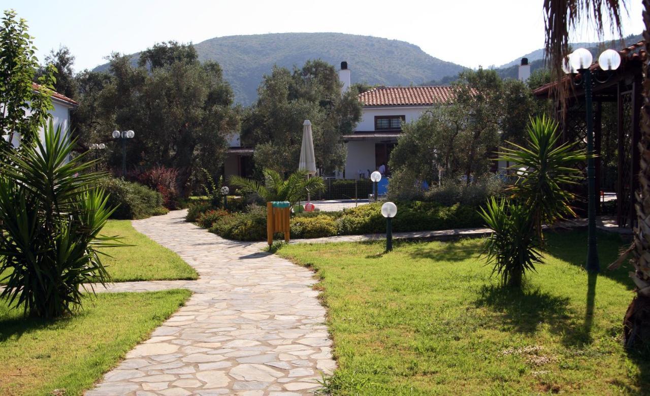 Razi Beach Lefokastro Exterior foto